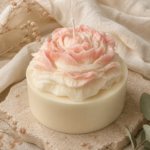 MarLou Rosalie - Hvidt bloklys med rosa blomst